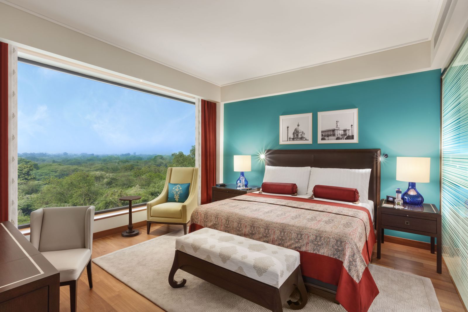 Suite and views at the Oberoi Hotel Delhi