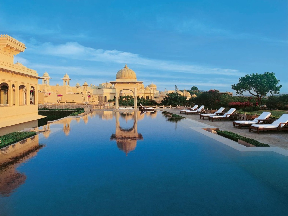 Swimming pool at the Oberoi Udavilas in Udaipur