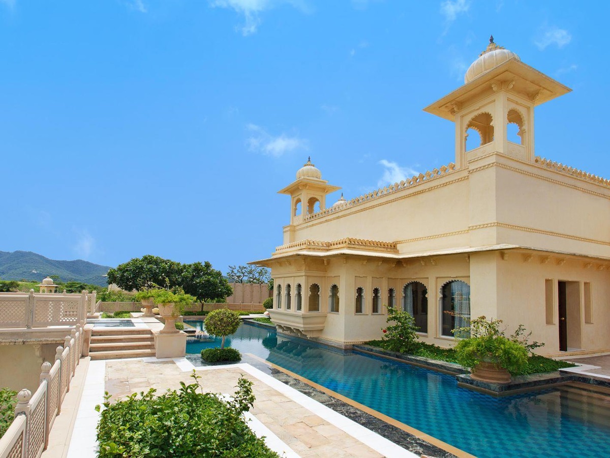 Suite pool at Oberoi Udavilas in Udaipur