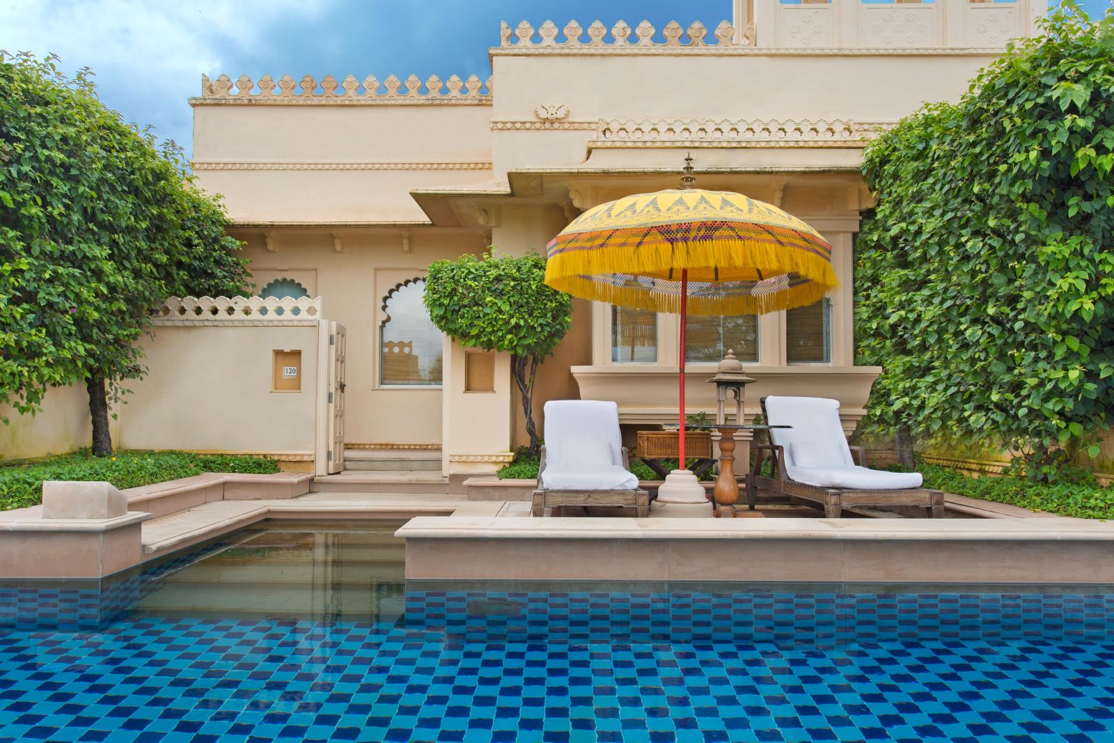 Terrace and pool at Oberoi Udavilas in Udaipur