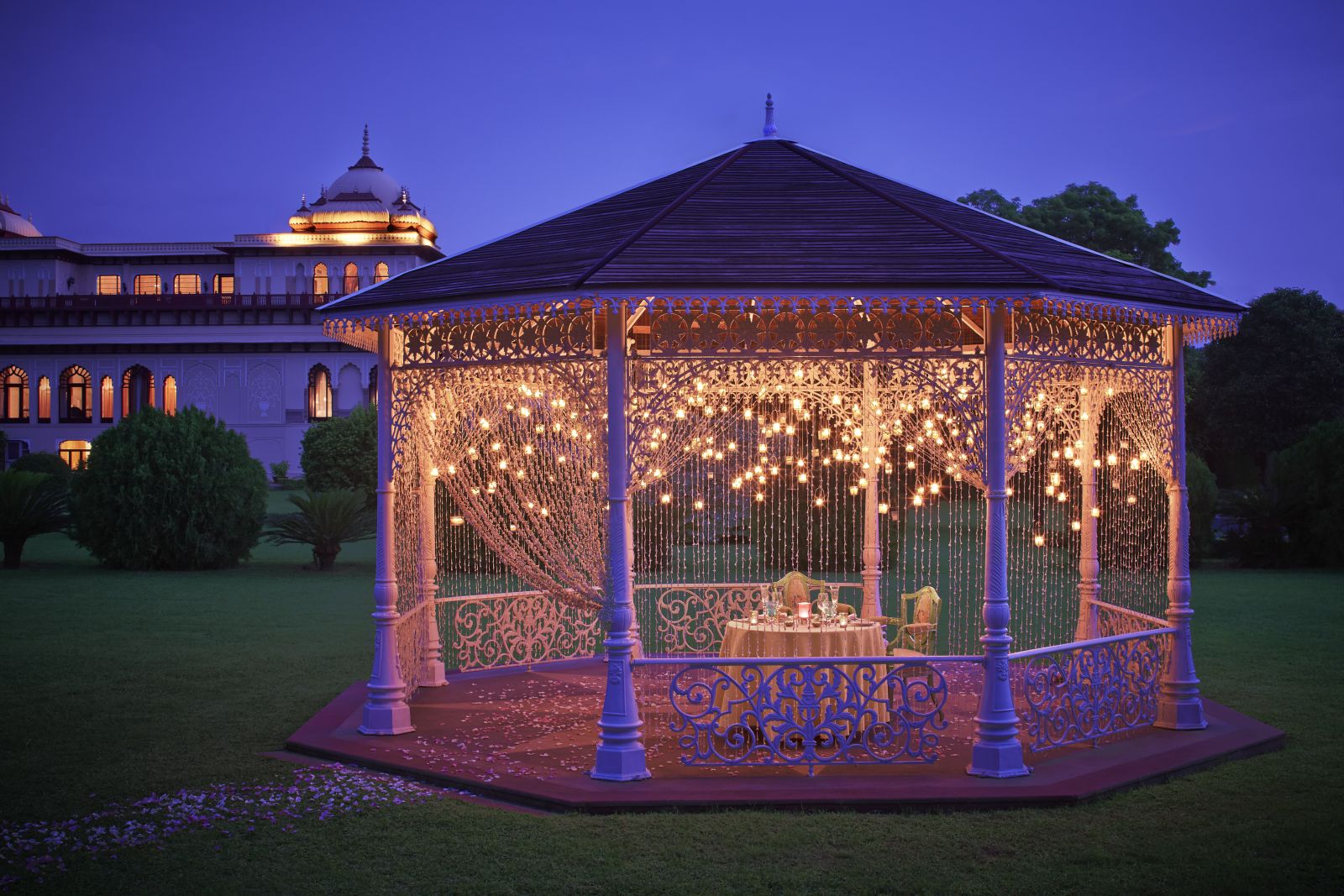 Private dining in the grounds of the Rambagh Palace in Jaipur