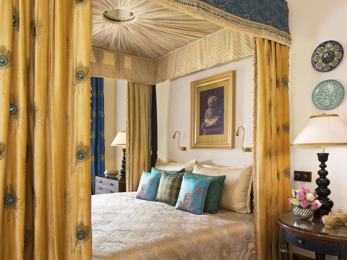Four poster bed in Grand Presidential Suite at the Rambagh Palace in Jaipur