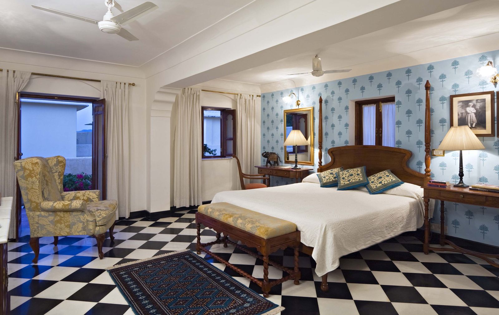 Deluxe room at the Samode Haveli hotel in Jaipur India