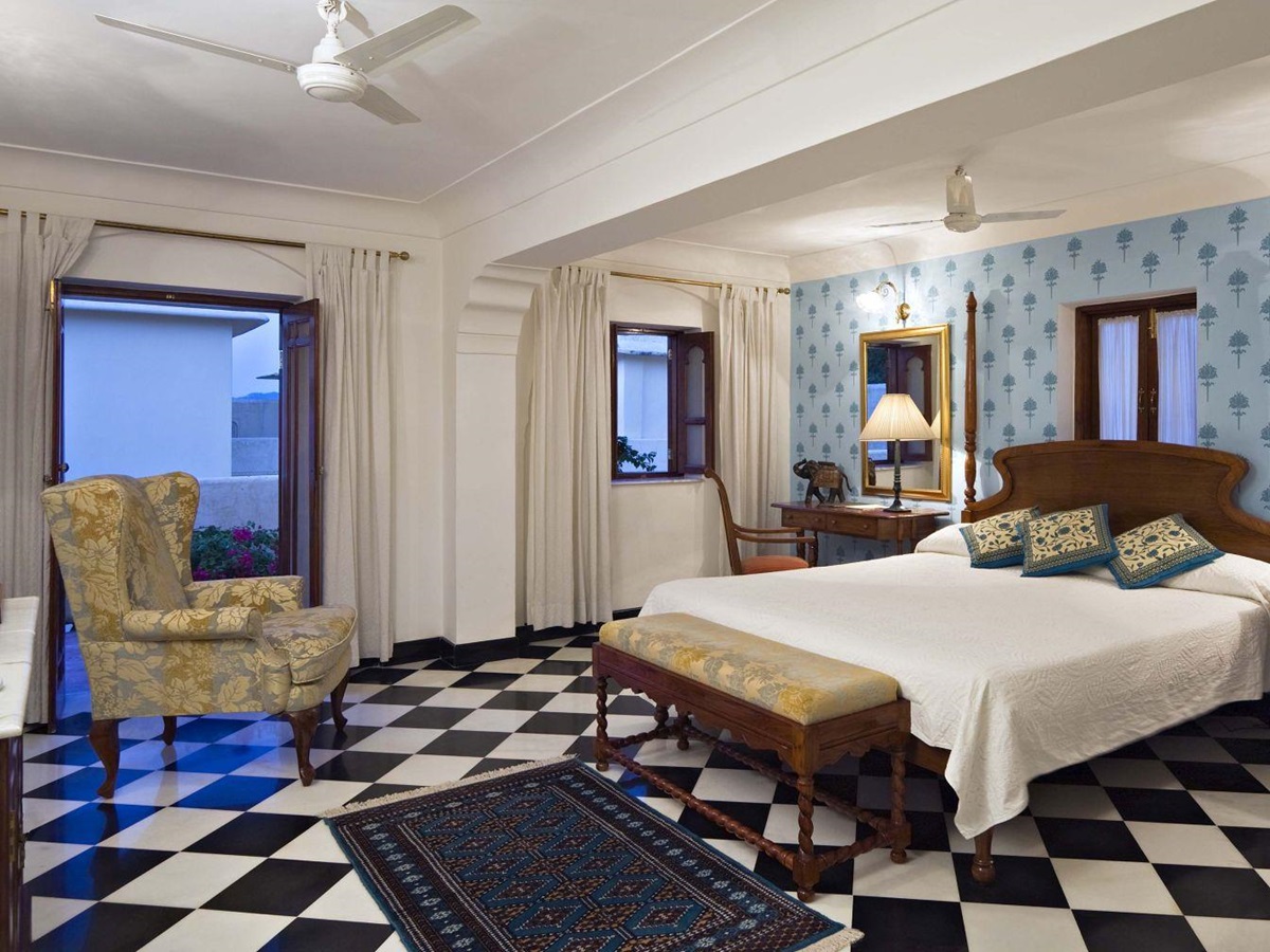 Deluxe room at the Samode Haveli hotel in Jaipur India