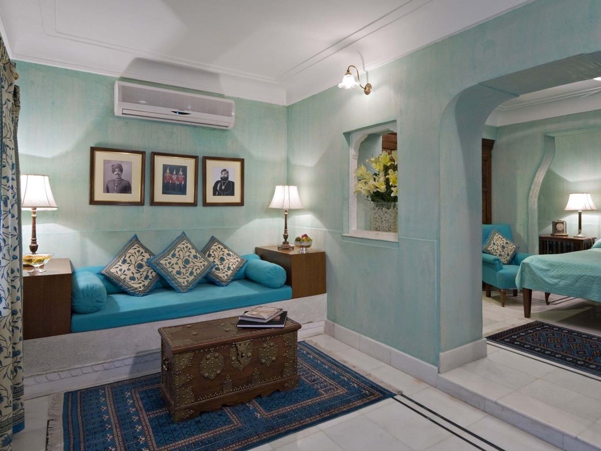 Deluxe suite at the Samode Haveli hotel in Jaipur India