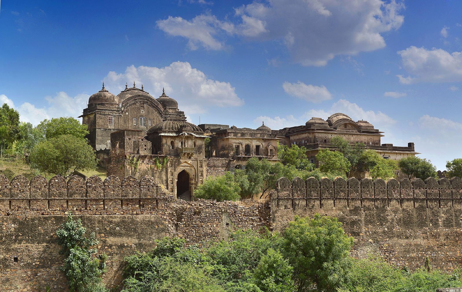 Crumbling fort walls at the Six Senses Fort Barwara near Rathambore India