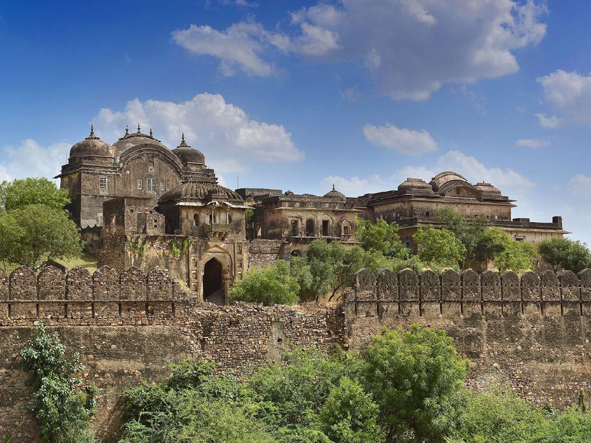 Crumbling fort walls at the Six Senses Fort Barwara near Rathambore India