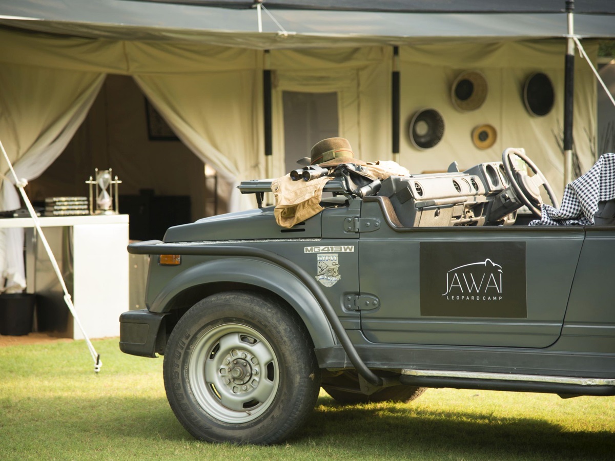 jeep at Glenburn Tea Estate, India