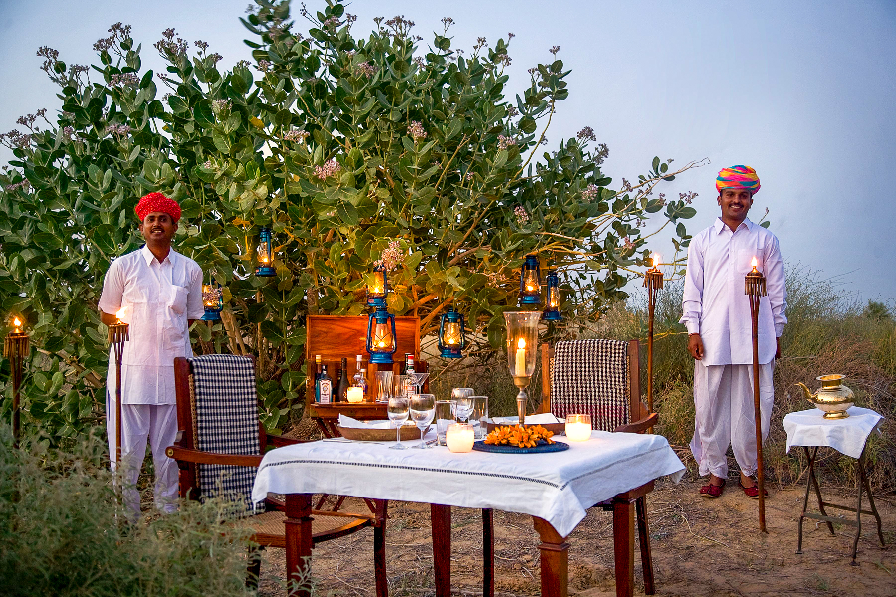 A bush dinner prepared at The Serai in India