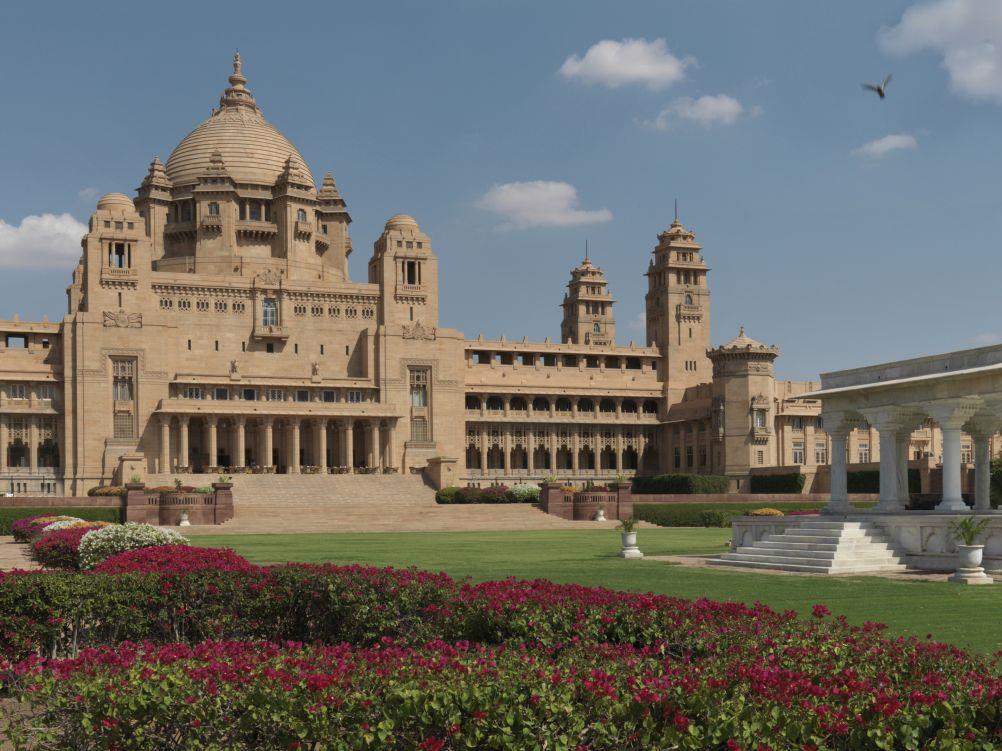 Exterior and grounds of the Umaid Bhawan hotel in Jodhpur