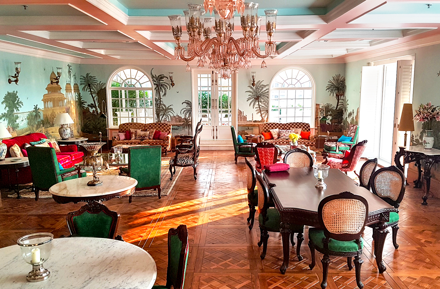 Penthouse dining room at Glenburn in India