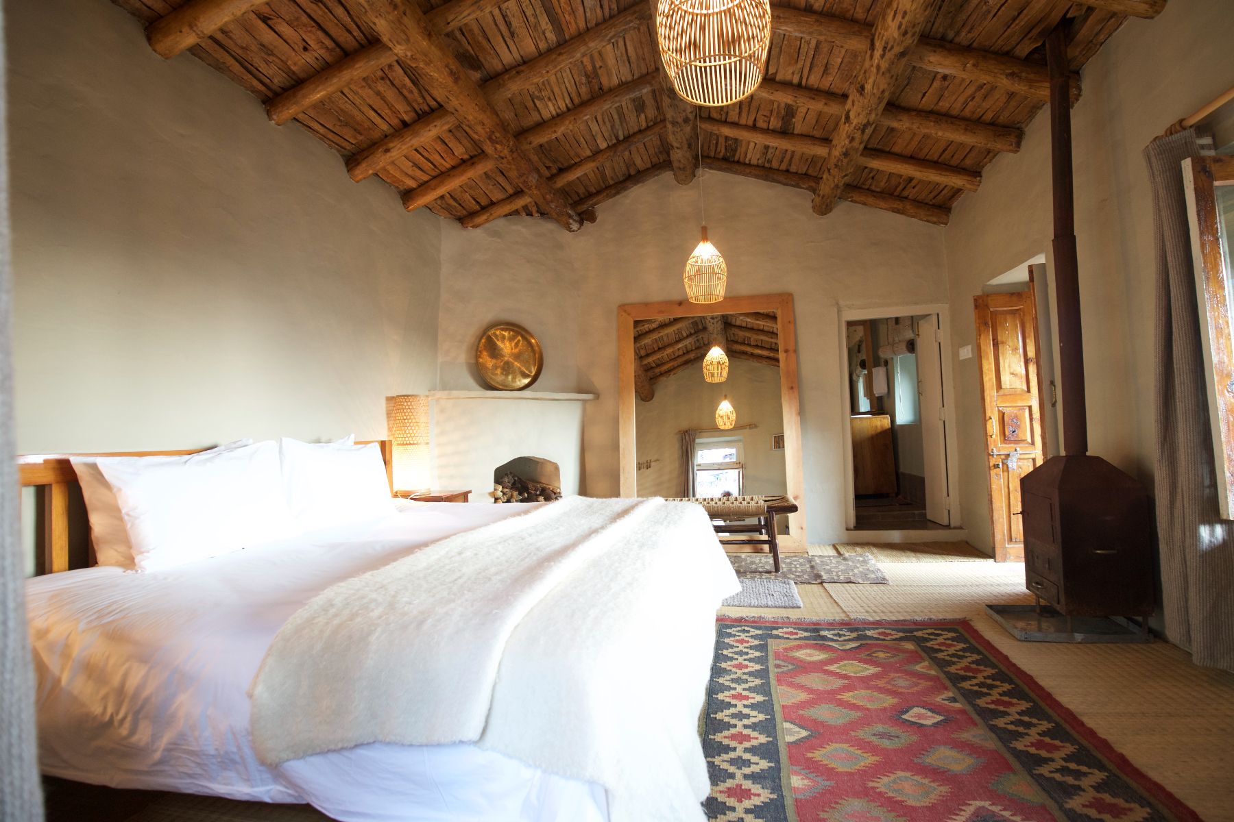 Guest bedroom at Shakti Jwalabanj in India