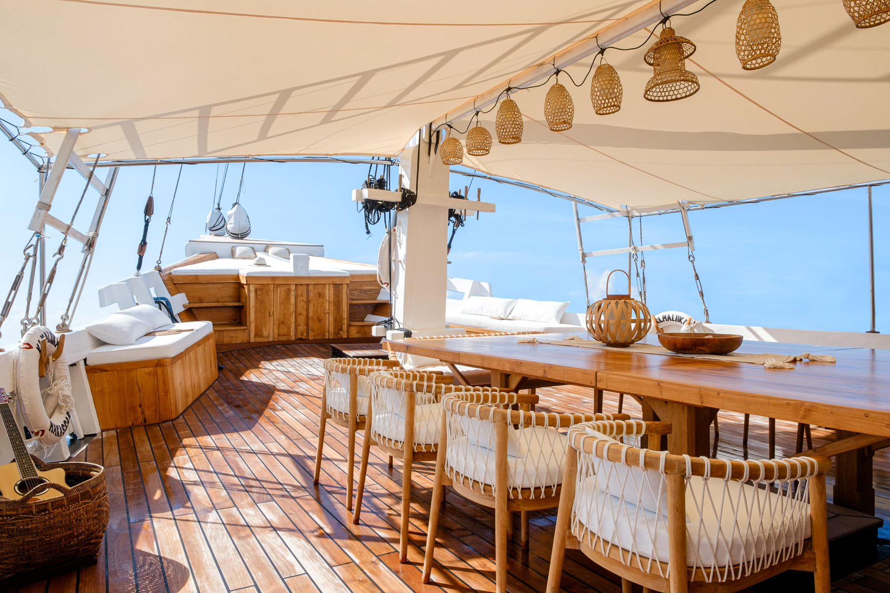 Alfresco dining onboard the luxury phinisi Aliikai in Indonesia