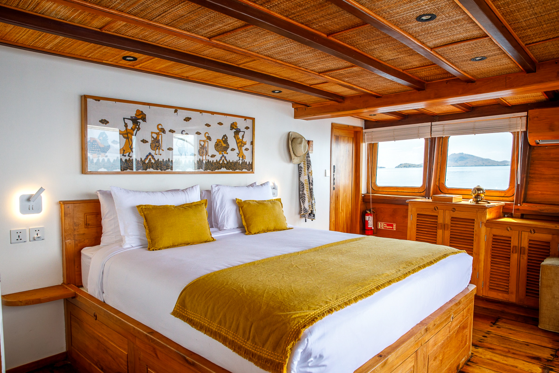 Main cabin onboard the luxury phinisi Aliikai in Indonesia