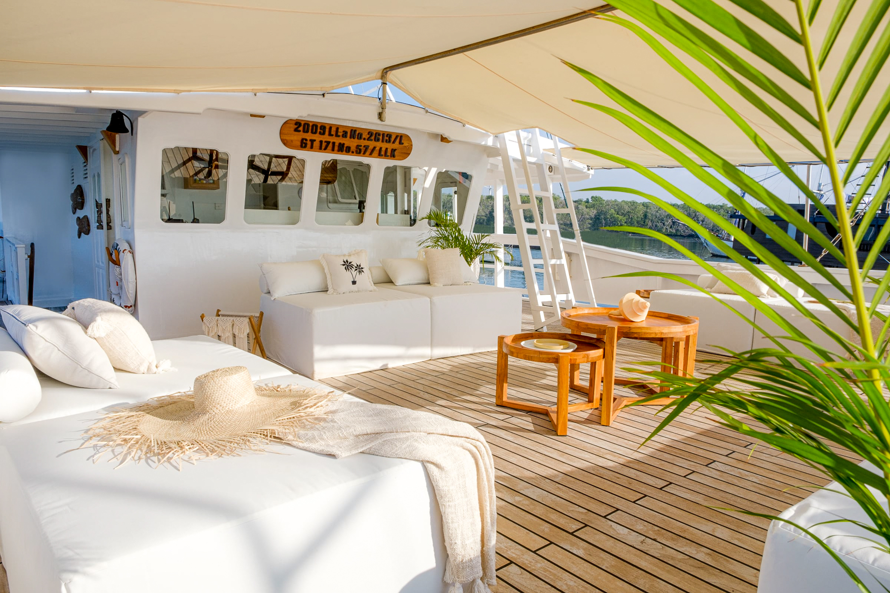 Alfresco lounge onboard the luxury phinisi Aliikai in Indonesia