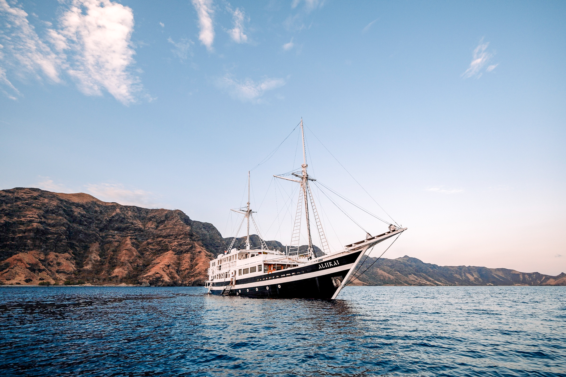 Exterior view of the luxury phinisi Aliikai in Indonesia