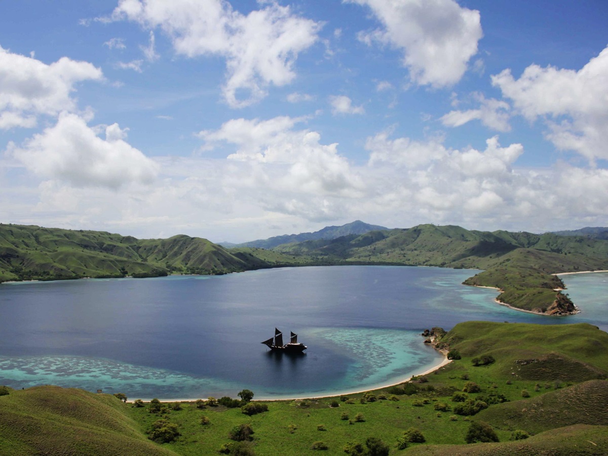 Alila Purnama, Indonesia, at Komodo Island