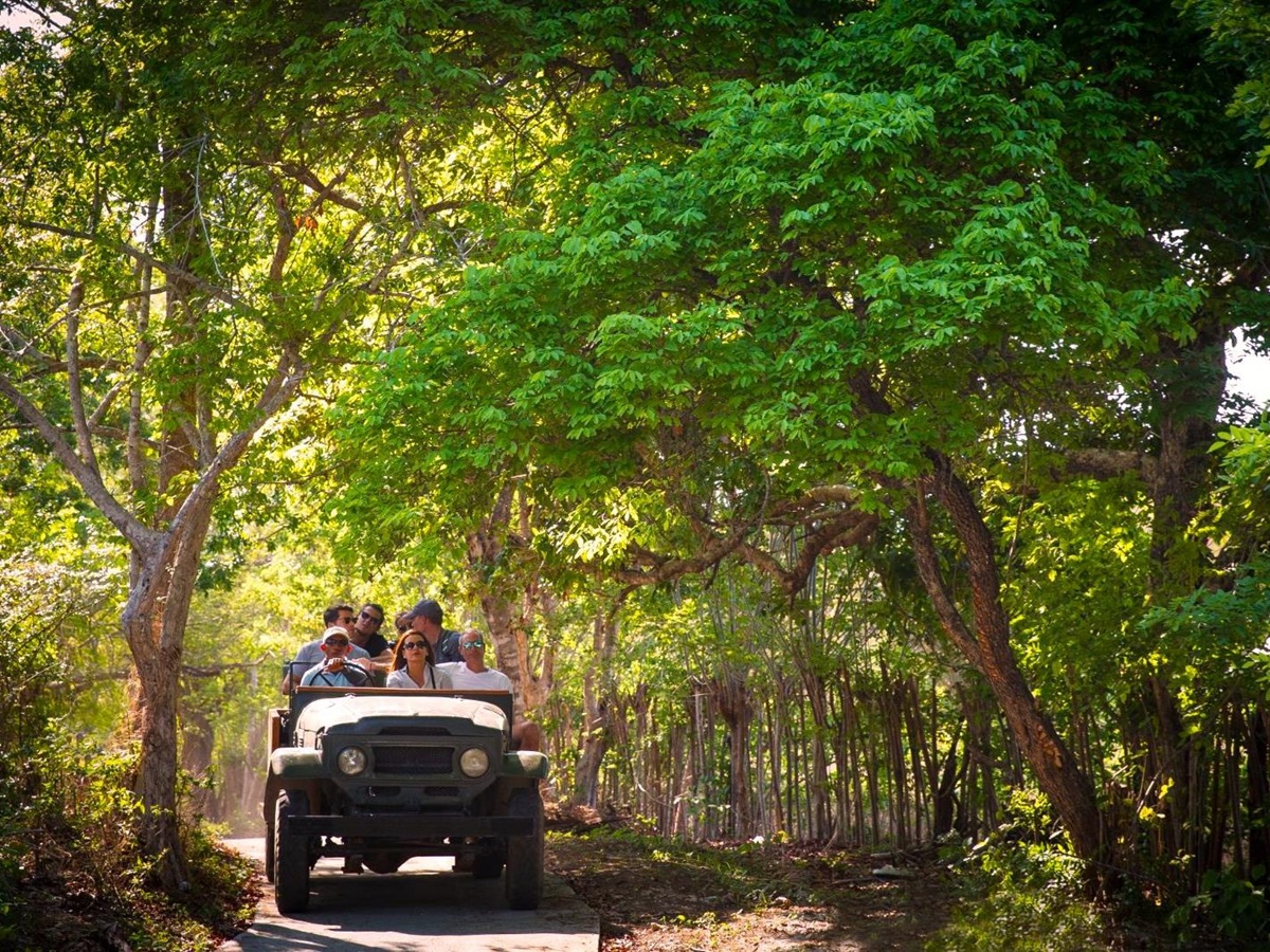 Jeep excursion from the Aqua Blu in Indonesia