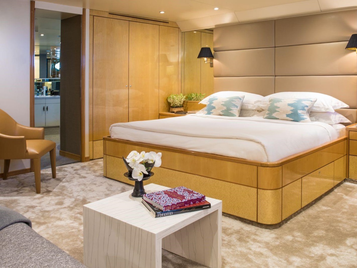 Master cabin onboard the Aqua Blu in Indonesia