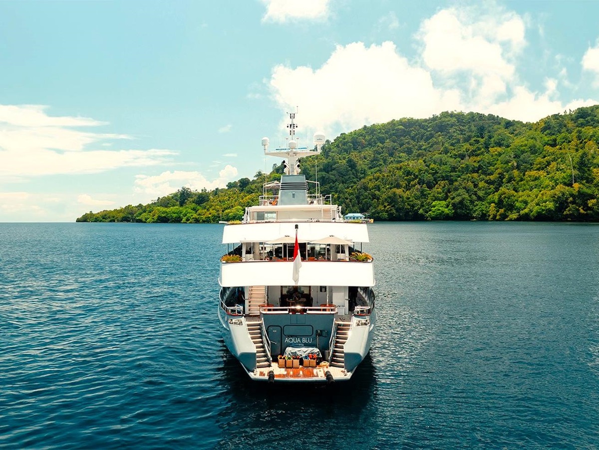Exterior rear view of the Aqua Blu in Indonesia
