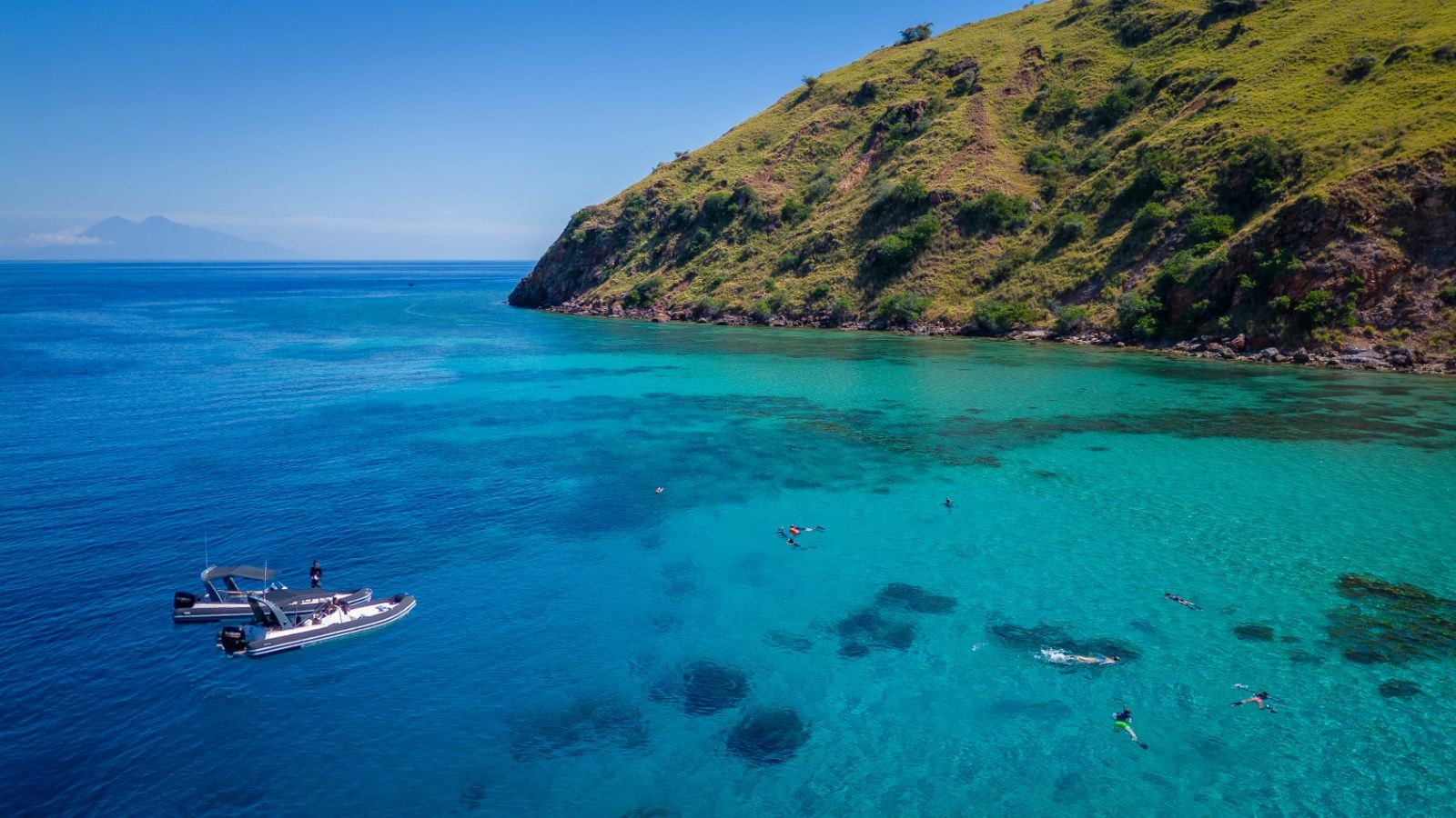 Aqua Blue snorkelling excursion in Raja Ampat