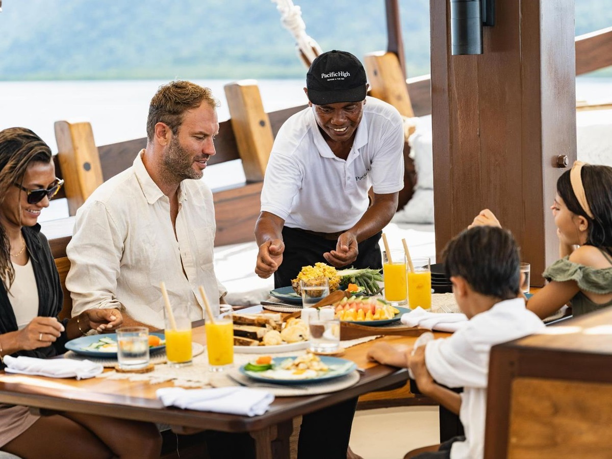 Alfresco dining onboard the Dewata phinisi in Indonesia