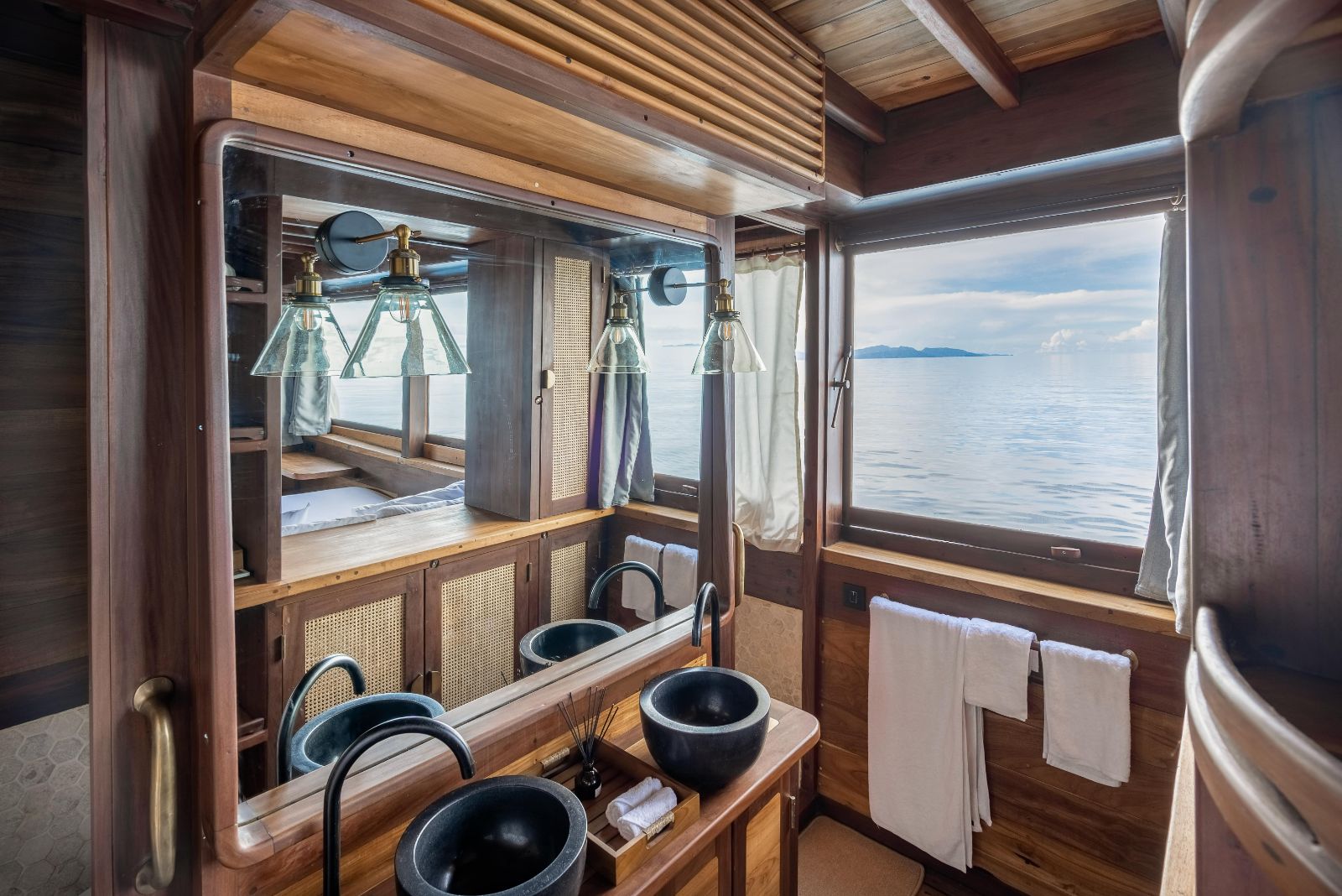guest bathroom onboard the Dewata phinisi in Indonesia