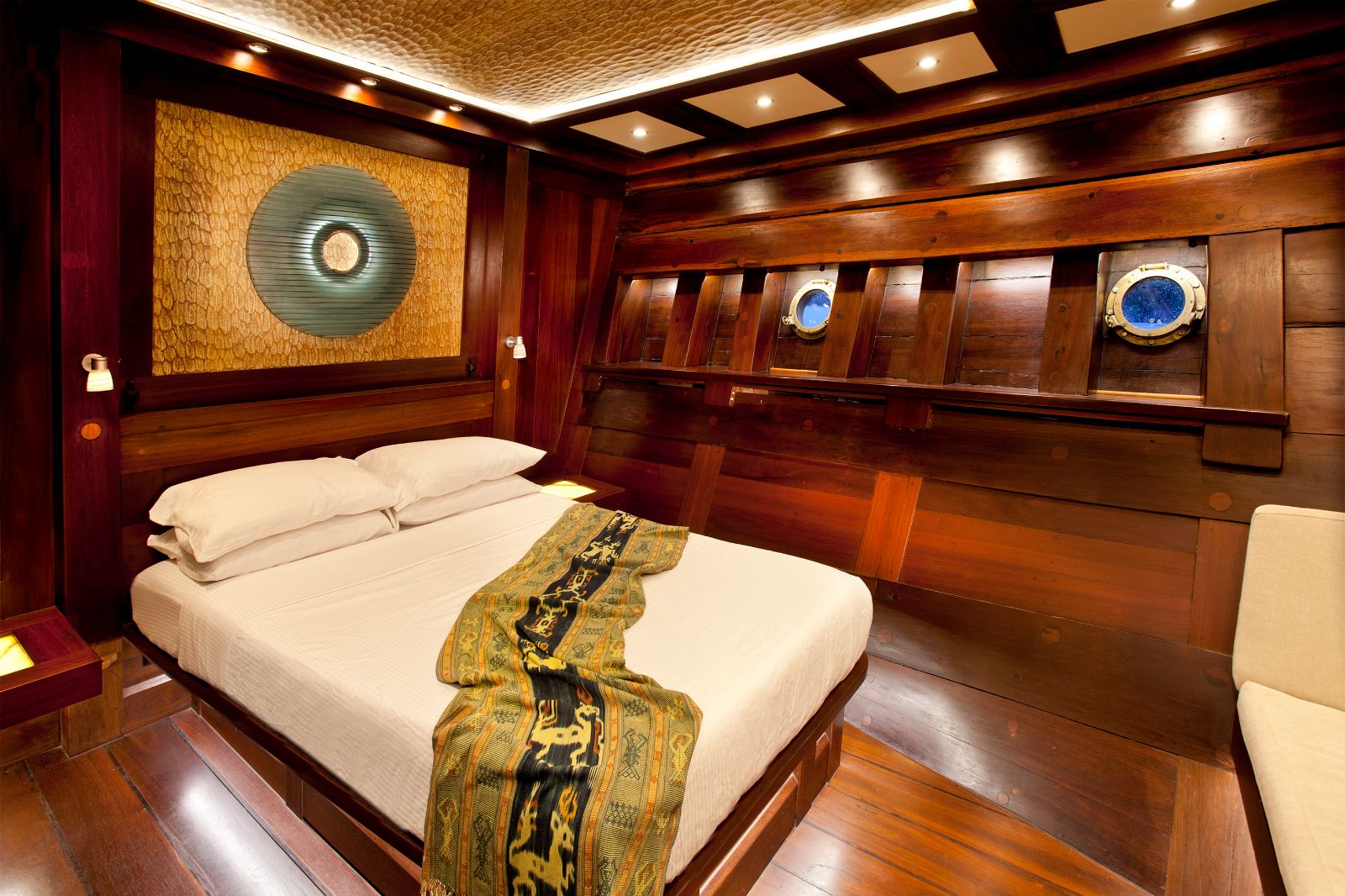 A guest suite cabin on the Dunia Baru phinisi in Indonesia
