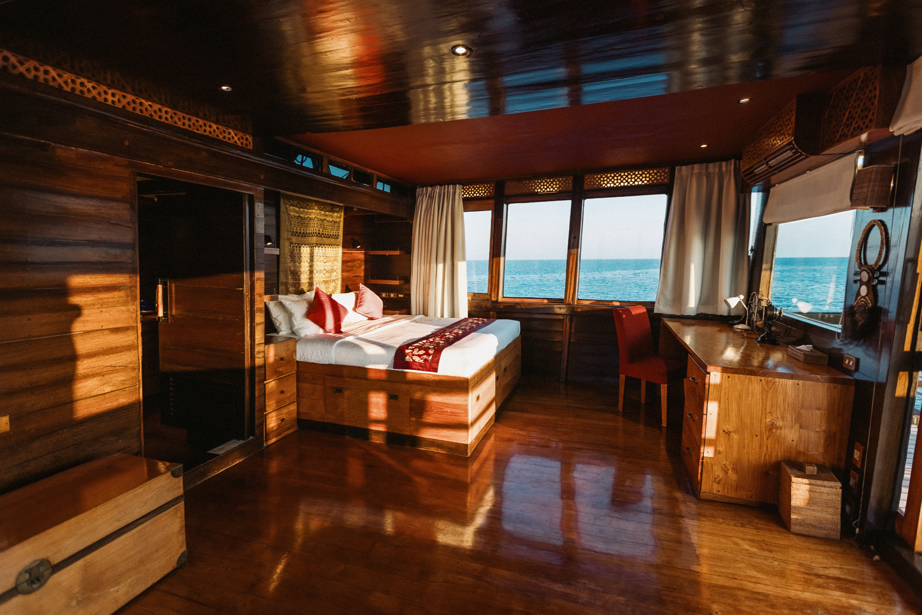 Main cabin onboard the El Aleph luxury phinisi in Indonesia