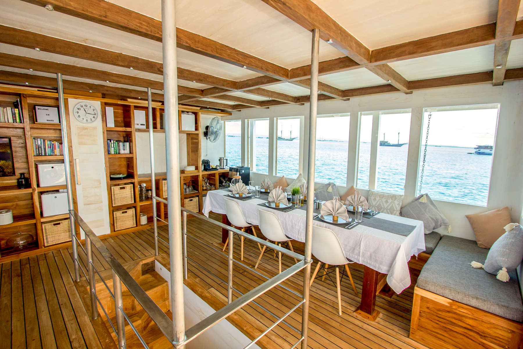 Saloon onboard the Fenides luxury phinisi in Indonesia