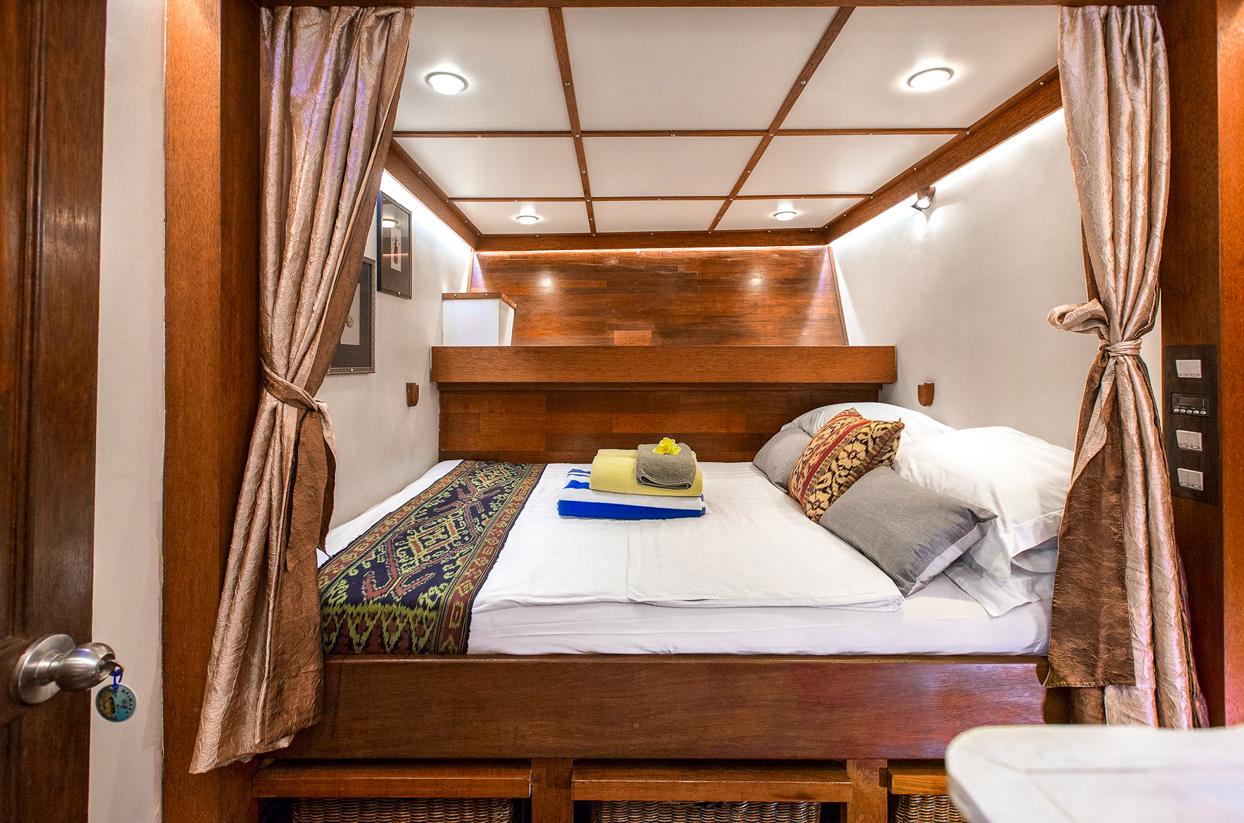 Double cabin onboard the Katharina luxury phinisi in Indonesia