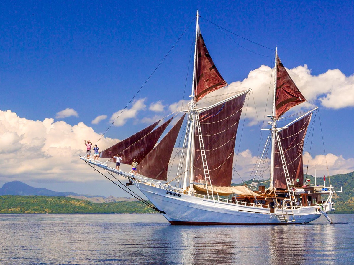 Exterior view of the Katharina luxury phinisi in Indonesia