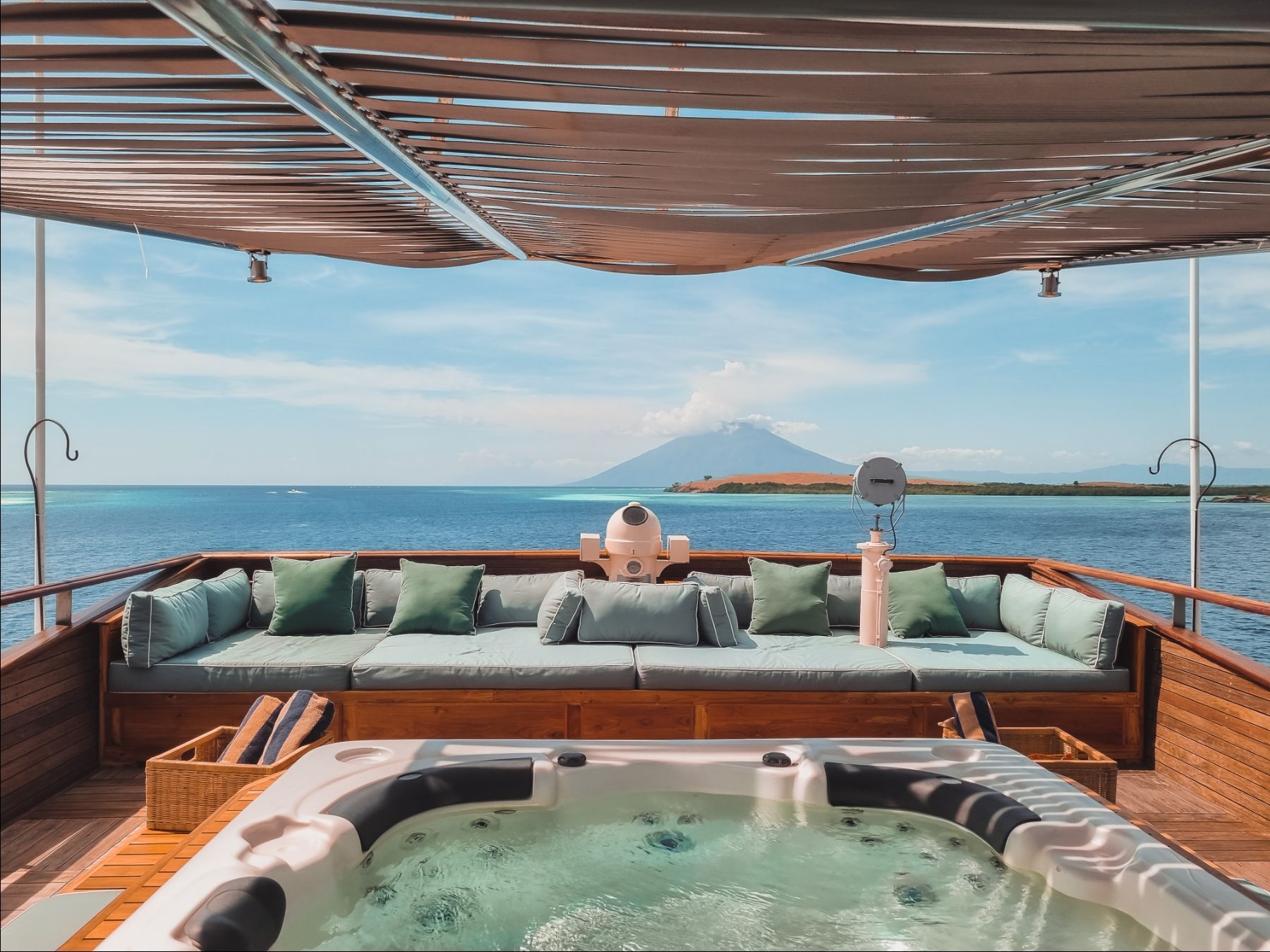 Jacuzzi on the Kudanil Explorer in Indonesia