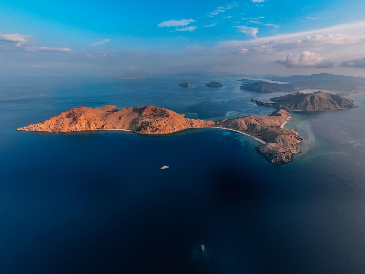 Aerial view of the Kudanil Explorer in the Komodo Islands