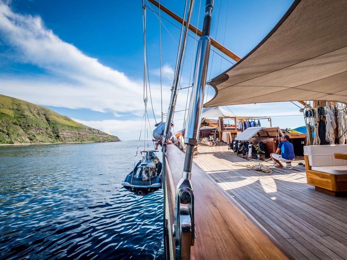 Side of the deck and komodo islands