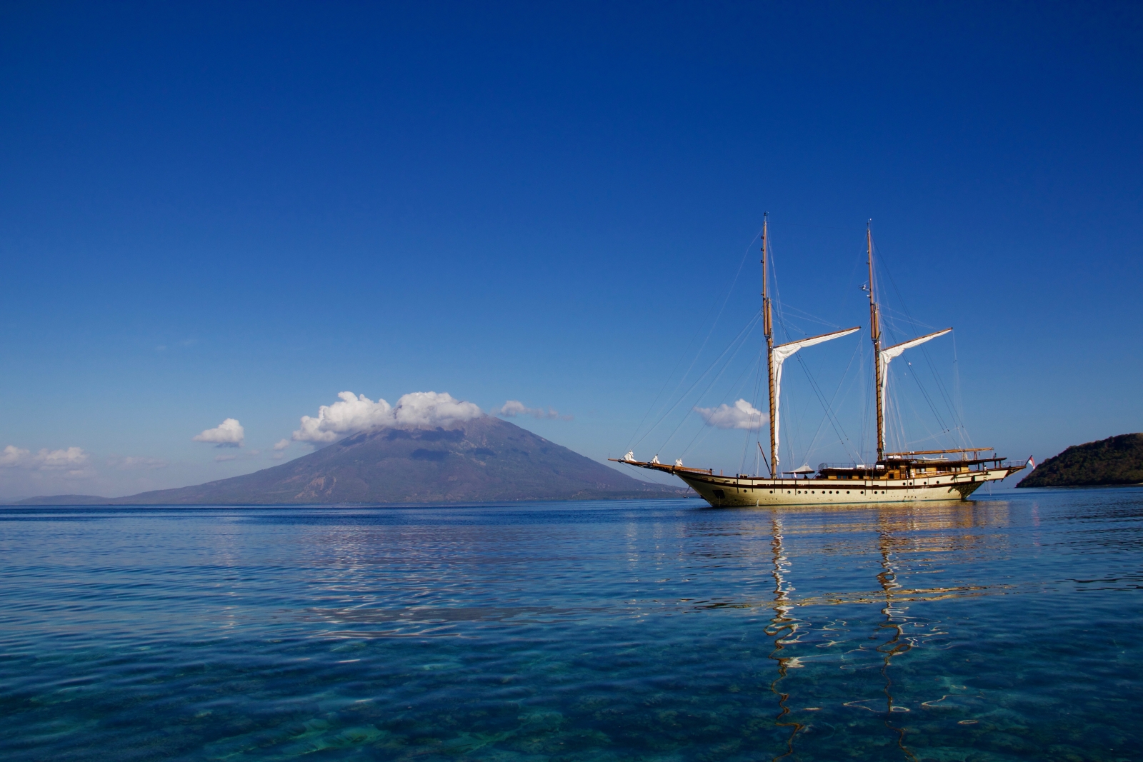 Lamima in fron to Komodo Island