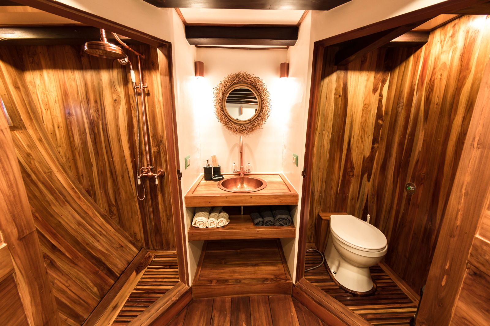 Bathroom onboard the Magia II phinisi on Indonesian waters