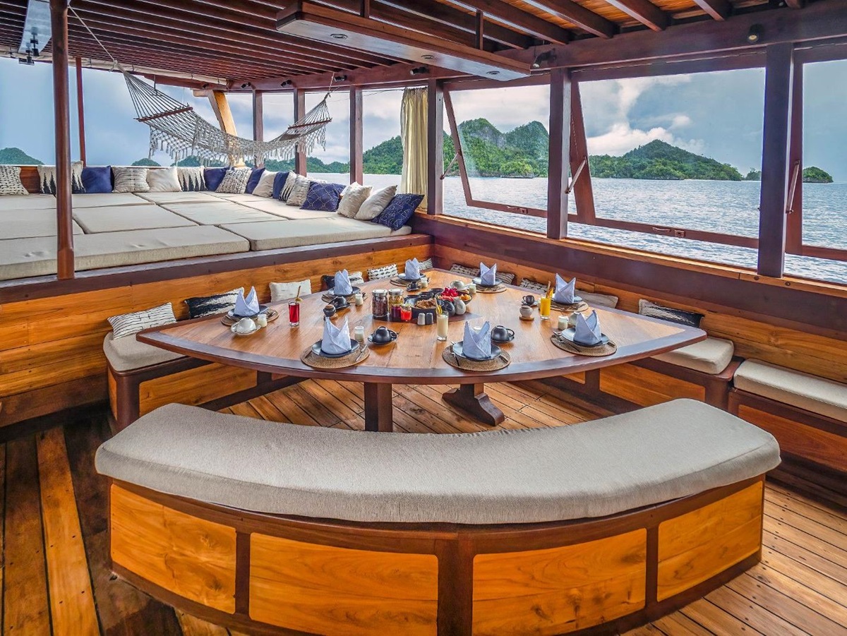 Dining table onboards the Majik phinisi in Indonesia
