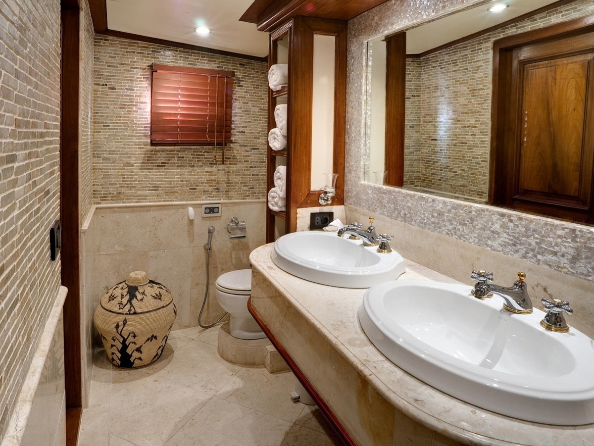 Tiled bathroom on board Mutiara Laut