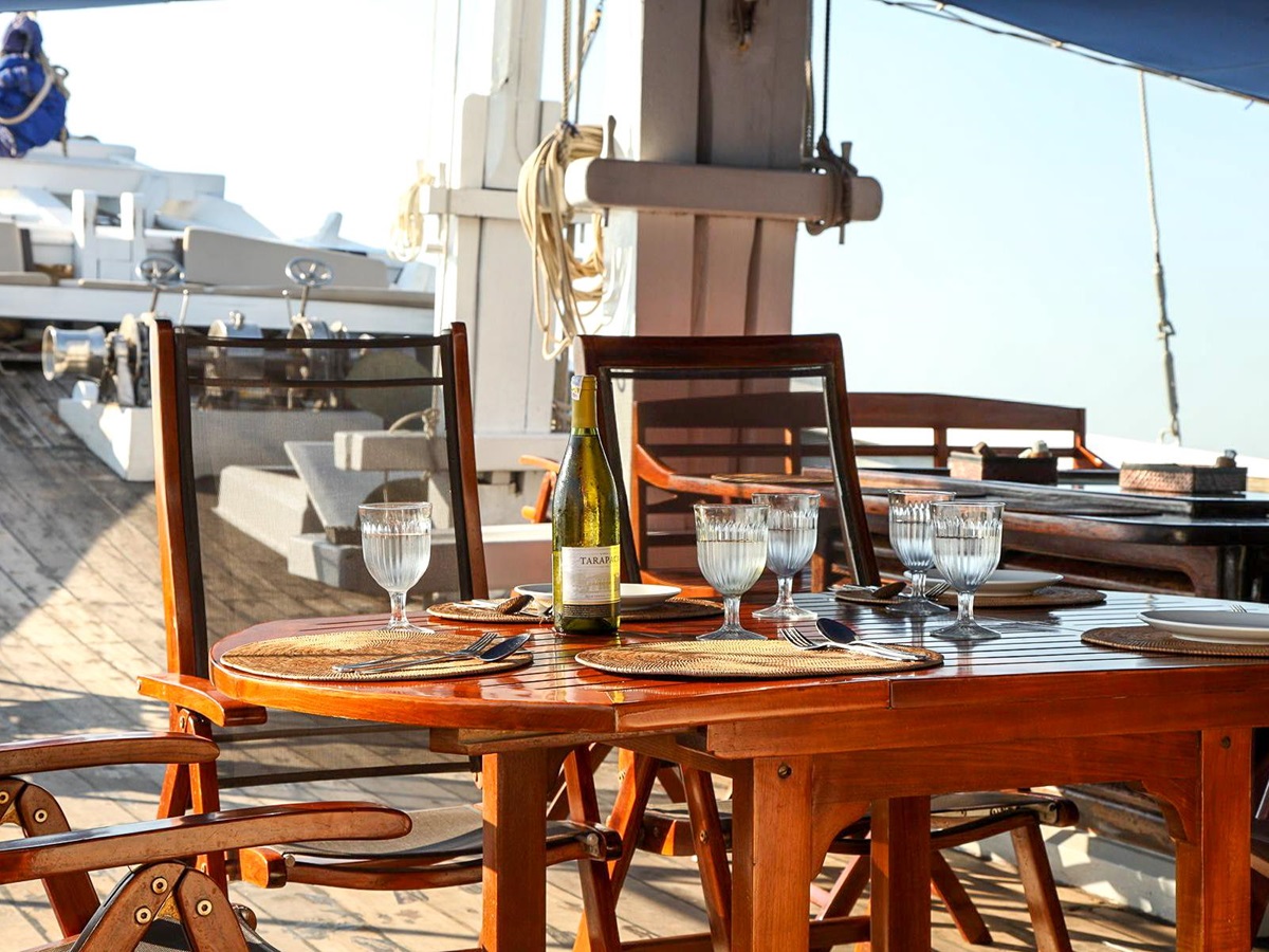 Alfresco dining onboard Ombak Putih in Indonesia