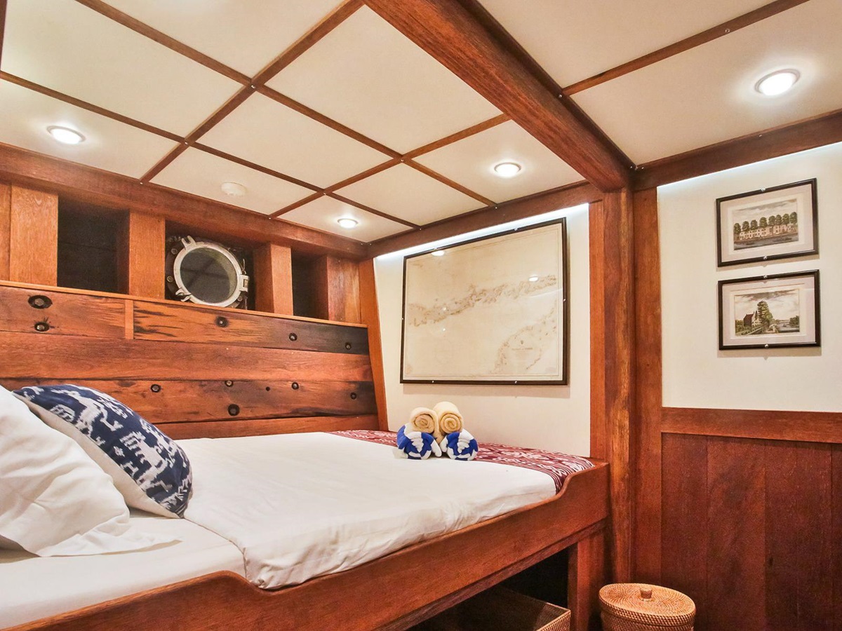 Double cabin onboard Ombak Putih in Indonesia