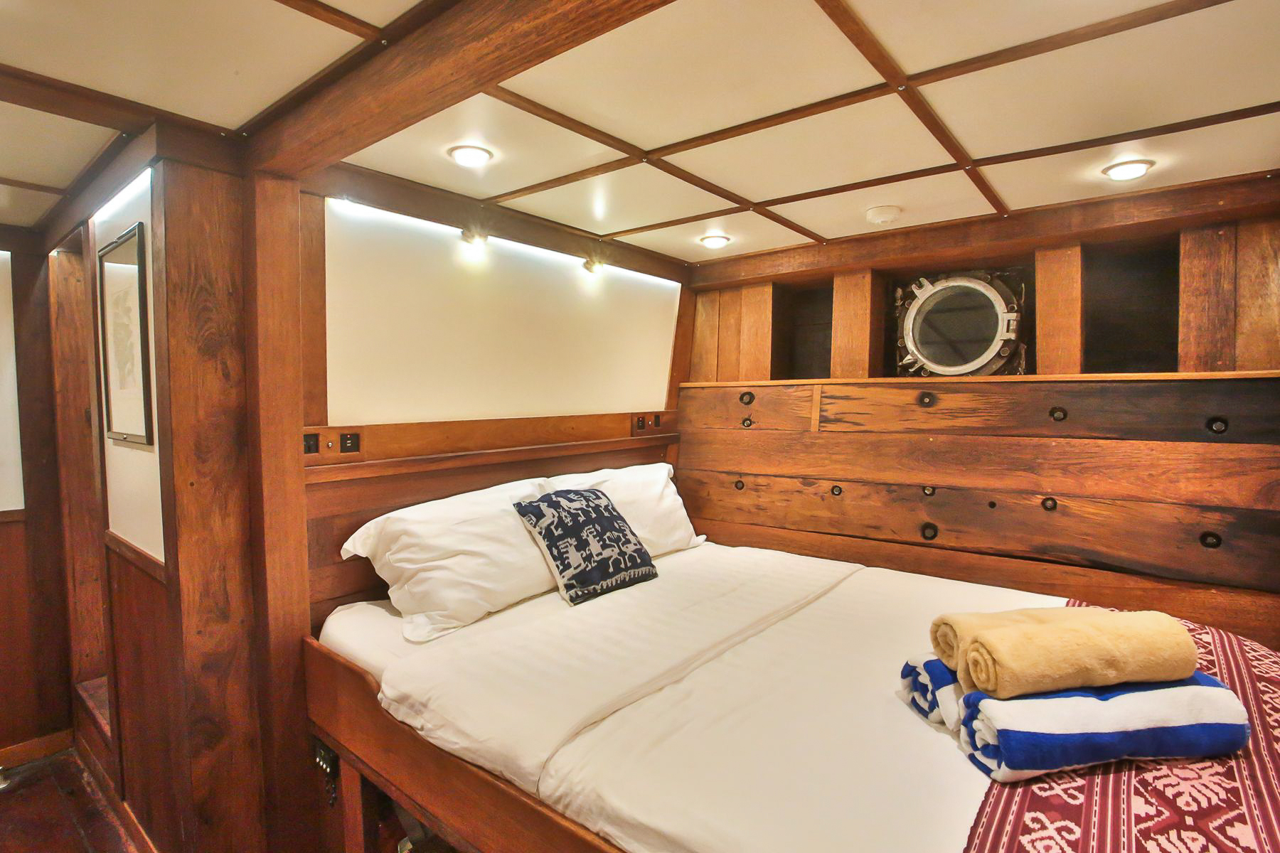 Double cabin onboard Ombak Putih in Indonesia