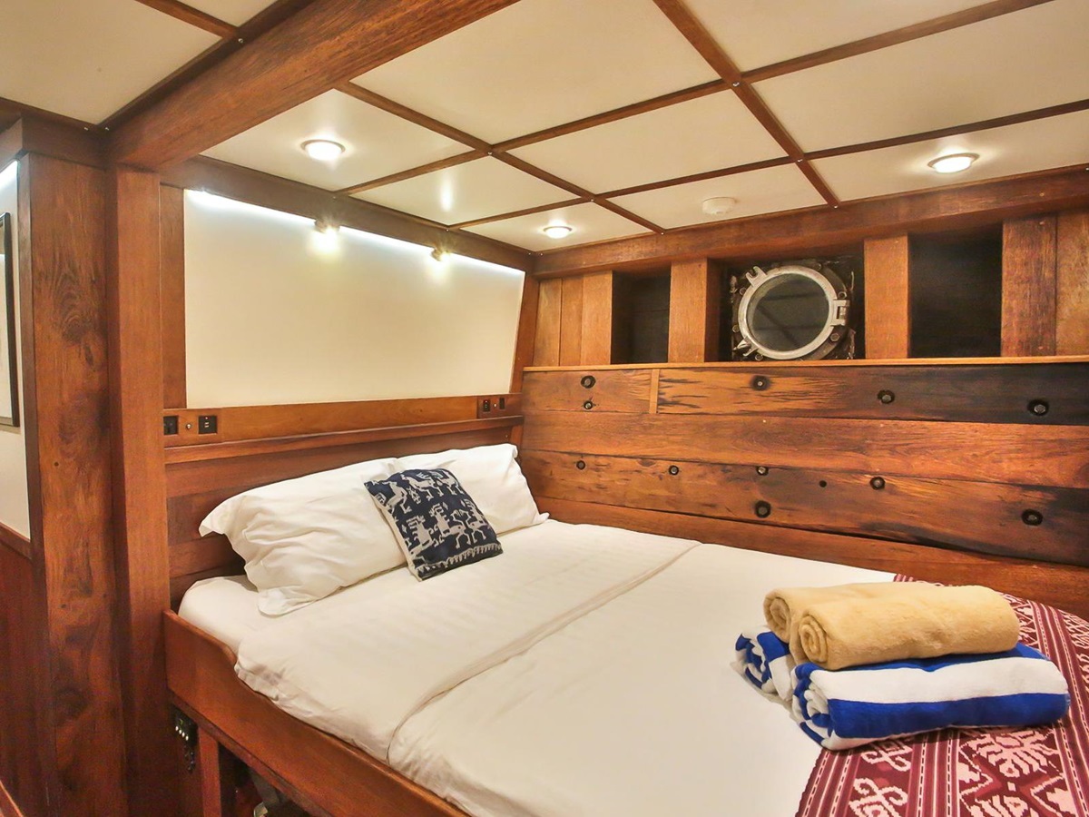 Double cabin onboard Ombak Putih in Indonesia
