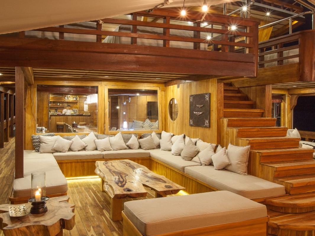 Alfresco lounge area onboard the Prana phinisi in Indonesia