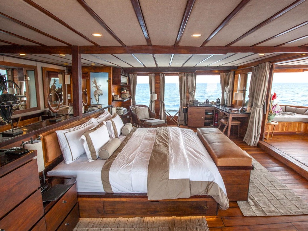The master suite onboard the Prana phinisi in Indonesia