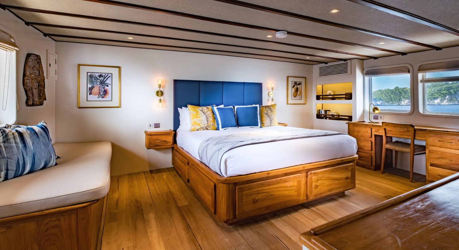 Double cabin on Luxury Yacht Rascal