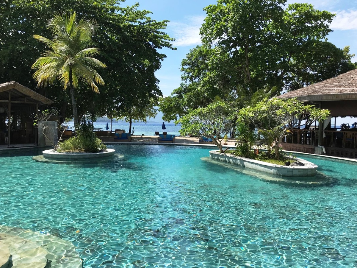 Swimming pool at hotel Siladen in Indonesia