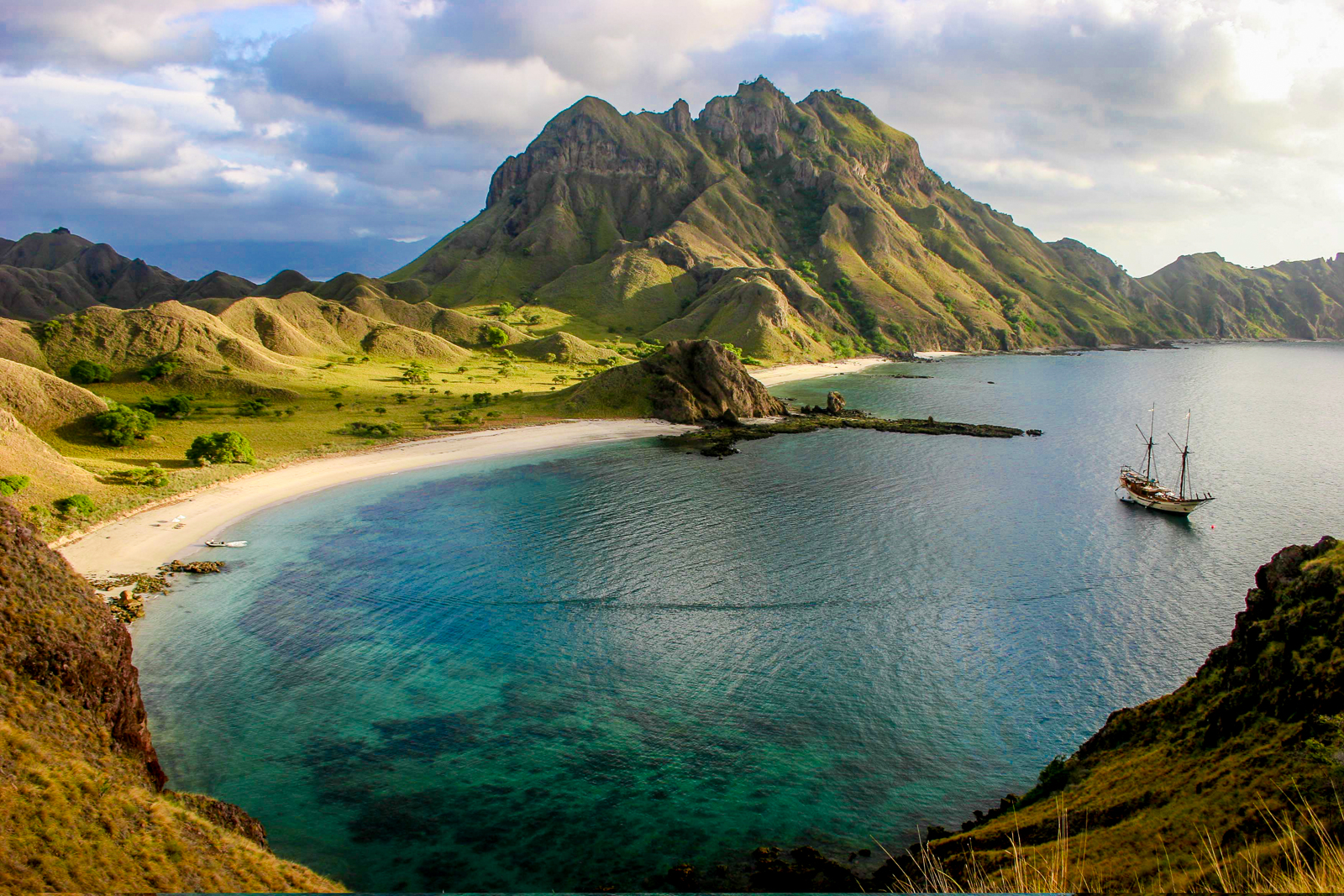 Silolona phinisi moored in the Komodo Islands
