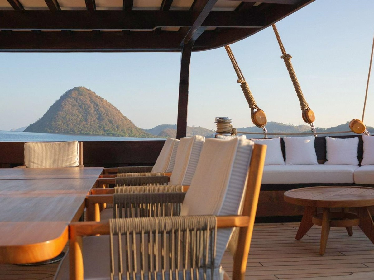 seating area deck onboard the Vela Phinisi in Indonesia