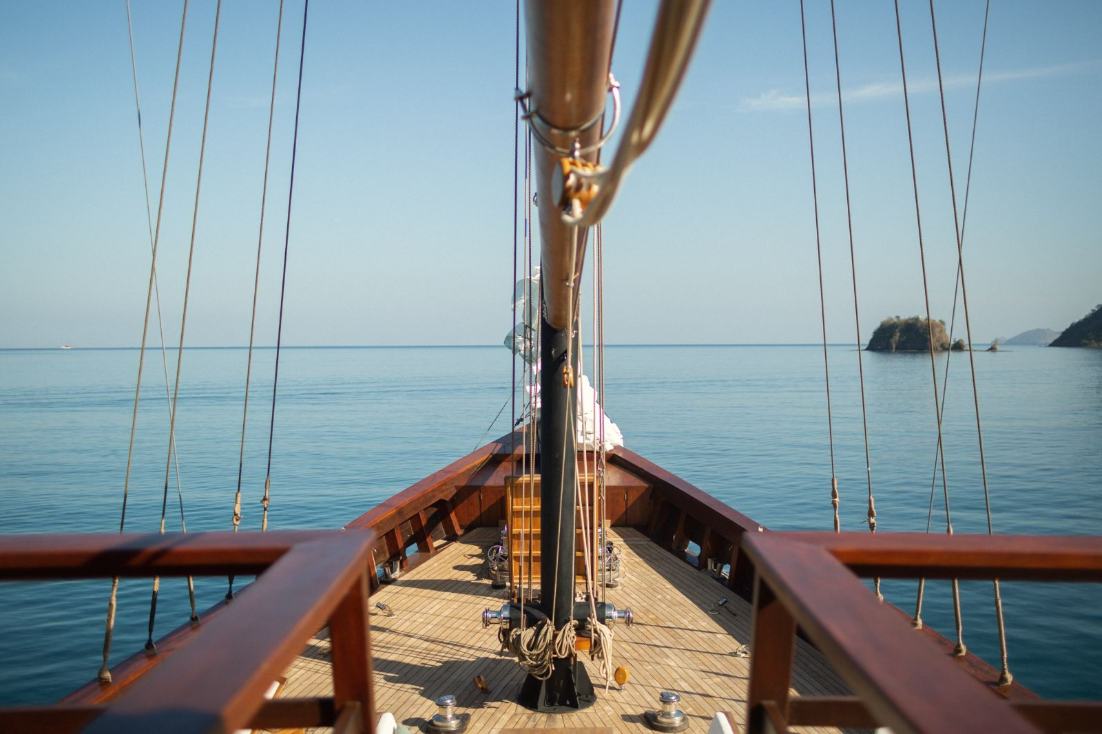 Upper deck onboard the Vela Phinisi in Indonesia